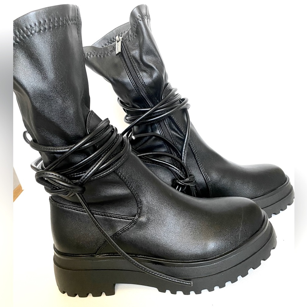 Dolls kill women’s black combat boots- ankle boots- fall boots- Fast Shipping